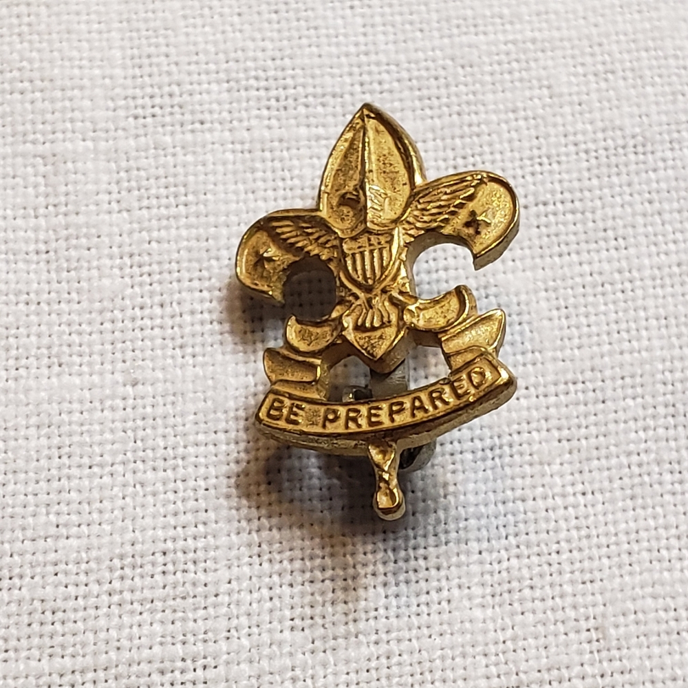 (4) Vintage Boy Scouts Pins (See Pictures)
